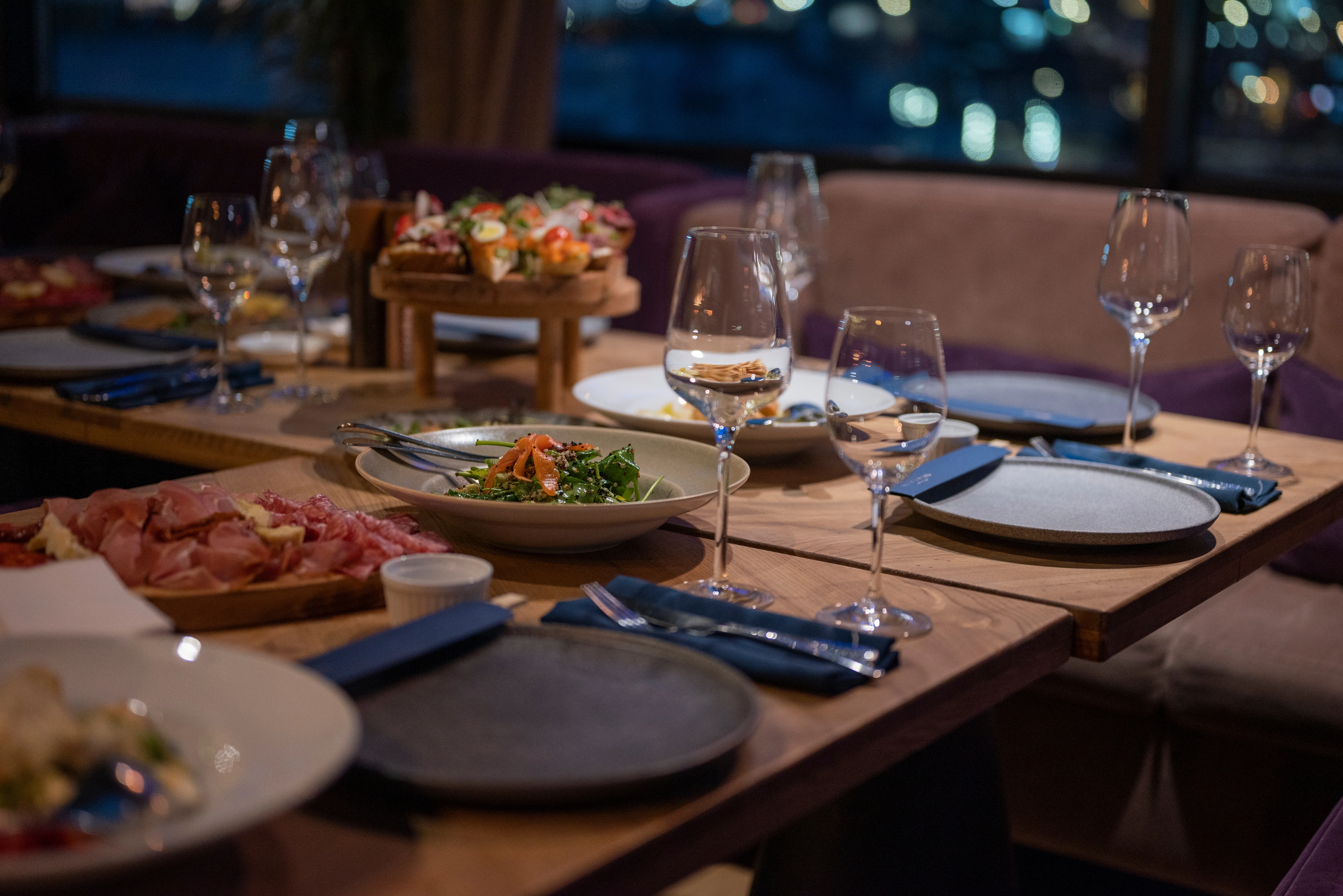 Insurance Essentials for Hospitality Businesses: Restaurants, Hotels, and Cafés