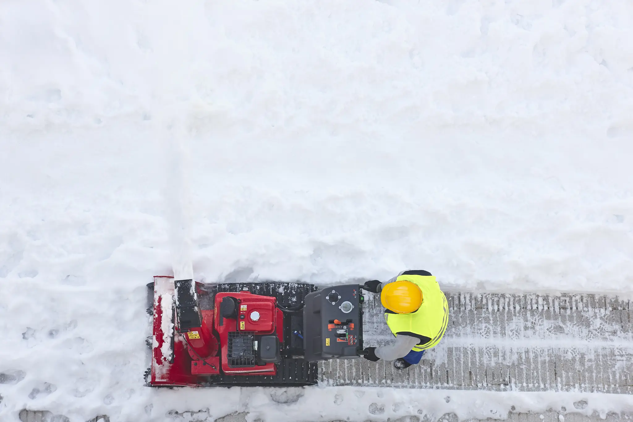 Snow Removal Contracts in Canada: 12 Clauses to Review Before Signing
